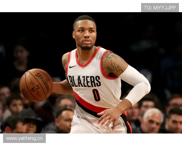 利拉德休赛期天天喝蛋白粉当水，结果夏天晒个照全网问是不是偷偷练了两年？