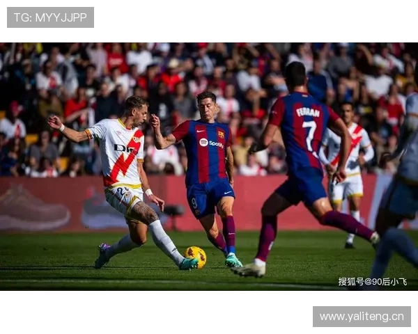 莱万多夫斯基对阵皇马与巴萨表现解析：关键比赛影响力