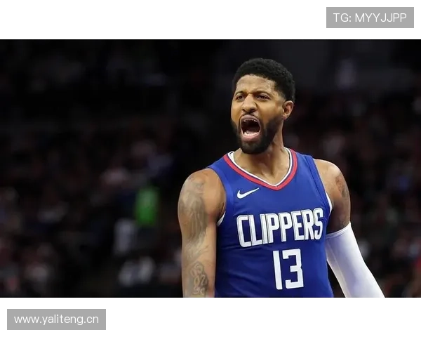 保罗·乔治居然把他的家当成了球场训练室，这生活也太拼了吧！