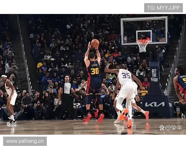 布克季后赛单打多场30+对比库里无球效率更高